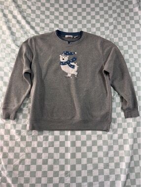 Hastings & Smith Gray Sweatshirt with Ice Skating Polar Bear Design